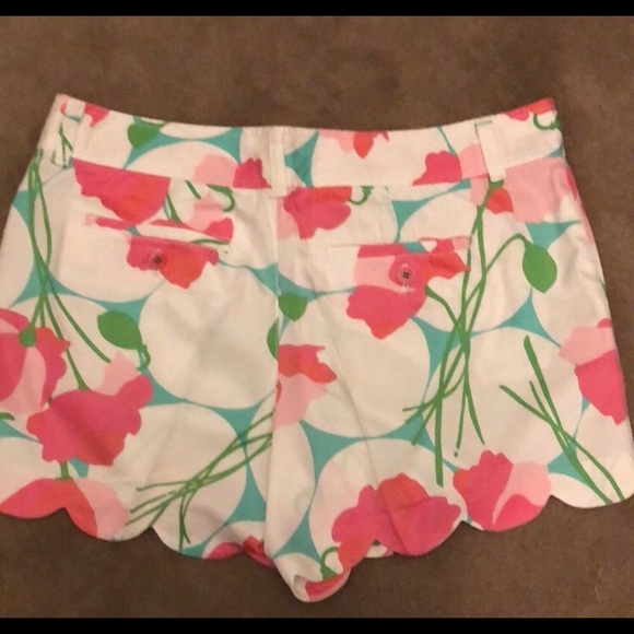 Lilly Pulitzer floral shorts - Picture 3 of 3